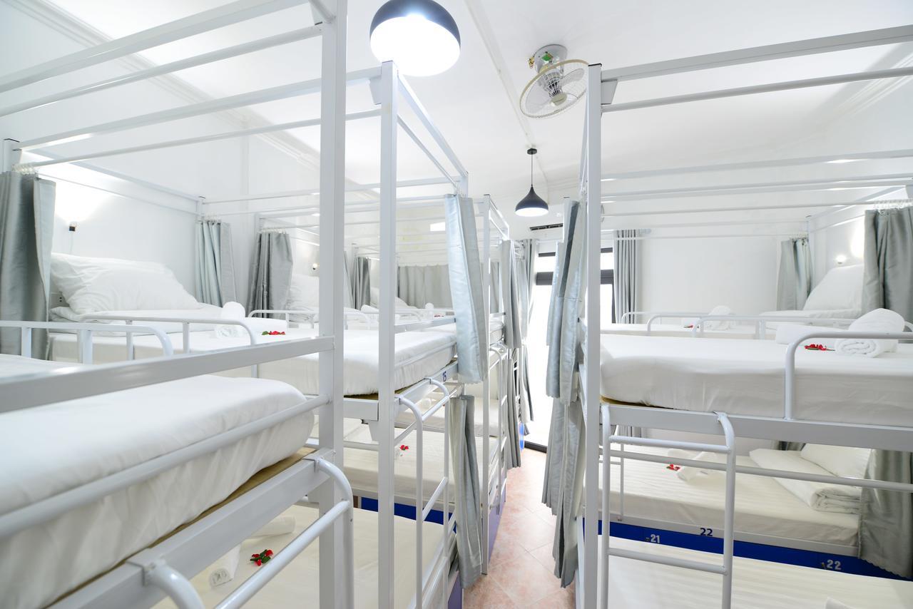 Pillow Backpacker Hostel (Adults Only) Ханой Екстериор снимка