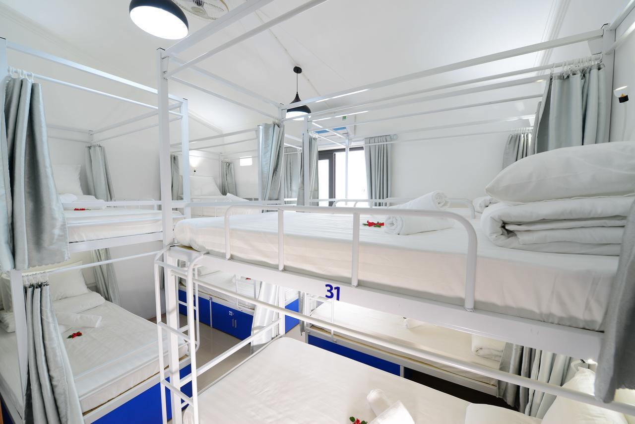 Pillow Backpacker Hostel (Adults Only) Ханой Екстериор снимка