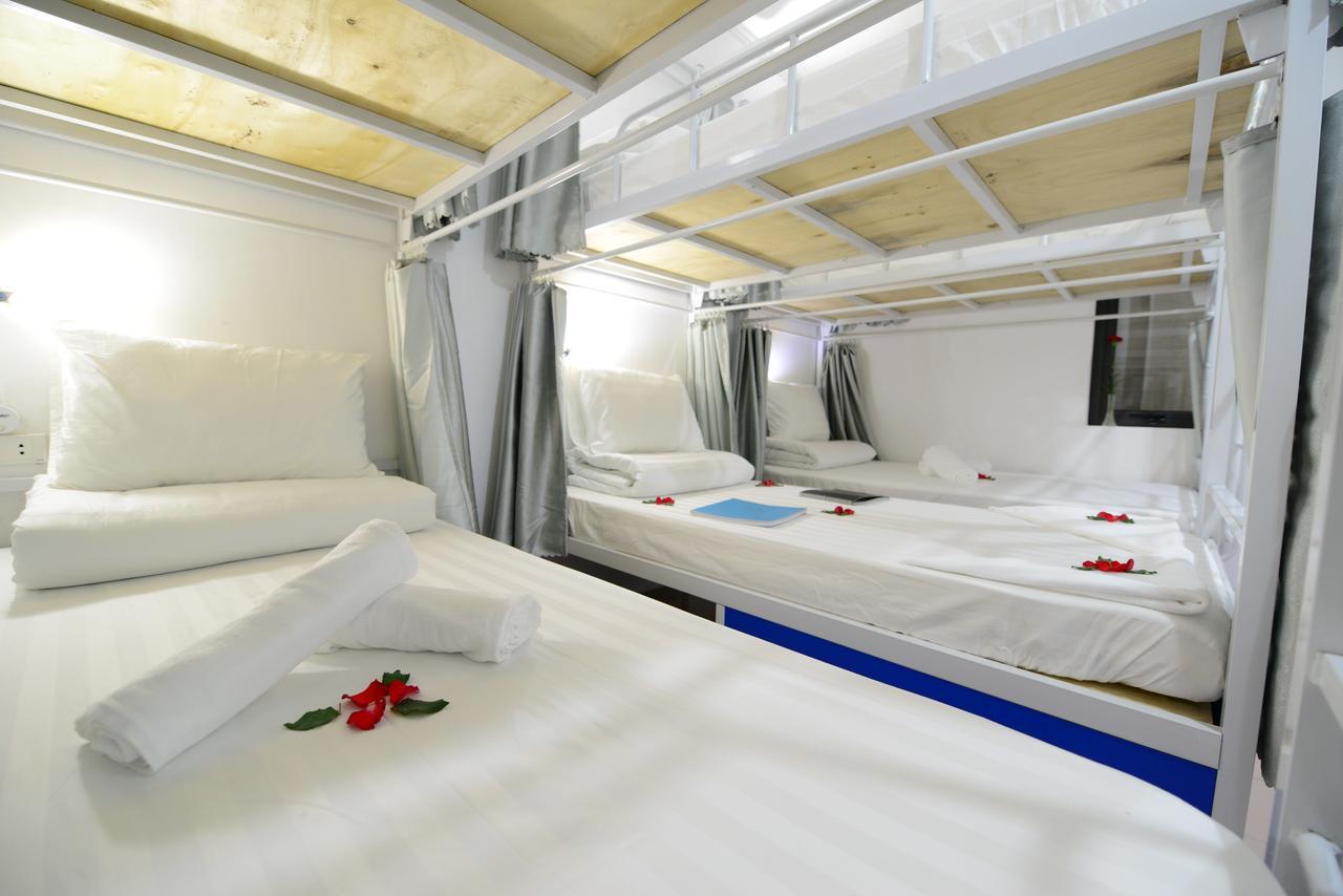 Pillow Backpacker Hostel (Adults Only) Ханой Екстериор снимка