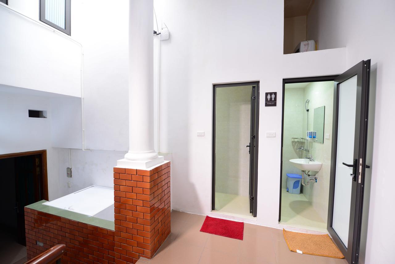 Pillow Backpacker Hostel (Adults Only) Ханой Екстериор снимка